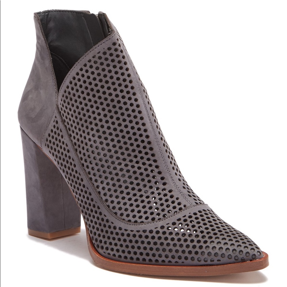 Vince Camuto Levesna Booties - Size 7.5